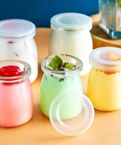 Botellas de pudín de yogur con tapas de plástico, recipientes de almacenamiento de alimentos para mermelada, miel, recuerdos de boda, regalos de ducha (estilo clásico, 100 ml)